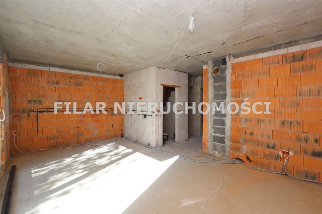 dom szeregowy, 5 pokoi Obora. Zdjęcie 8