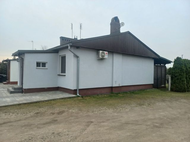 dom szeregowy, 3 pokoje Berzyna. Zdjęcie 1