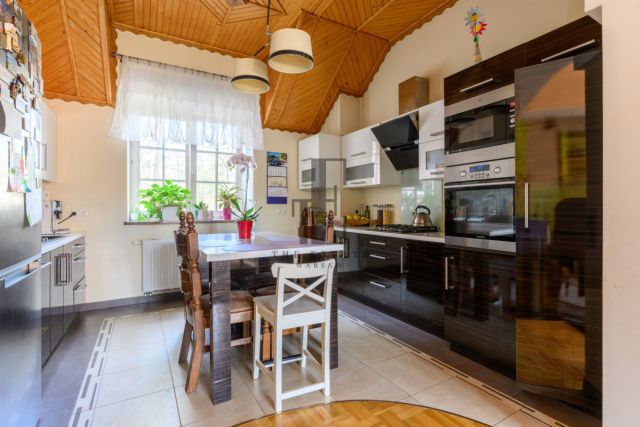 dom wolnostojący, 9 pokoi Podkowa Leśna. Zdjęcie 8