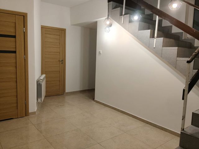 dom wolnostojący, 6 pokoi Krosno Białobrzegi, ul. Stanisława Moniuszki. Zdjęcie 1