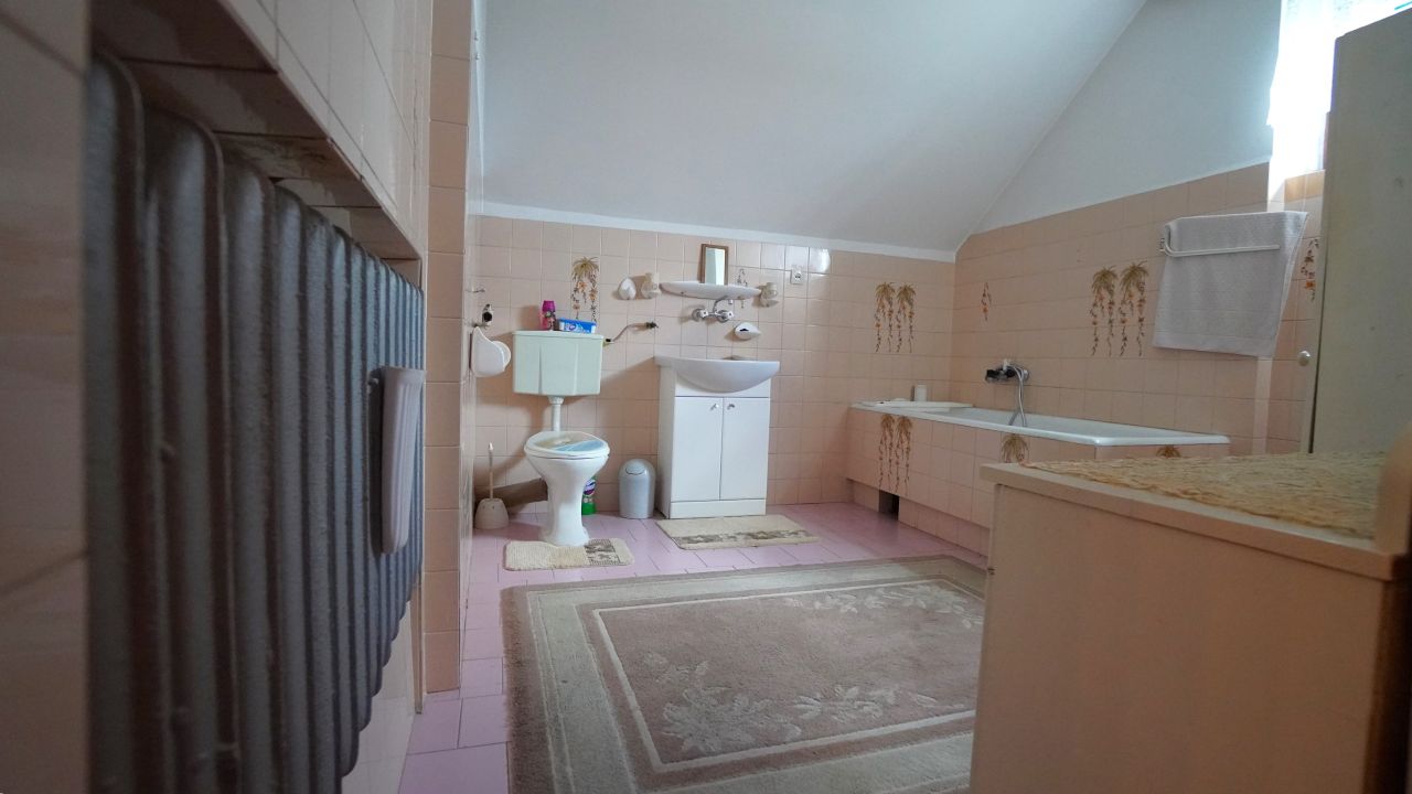 dom wolnostojący, 5 pokoi Gorlice, ul. Węgierska. Zdjęcie 15