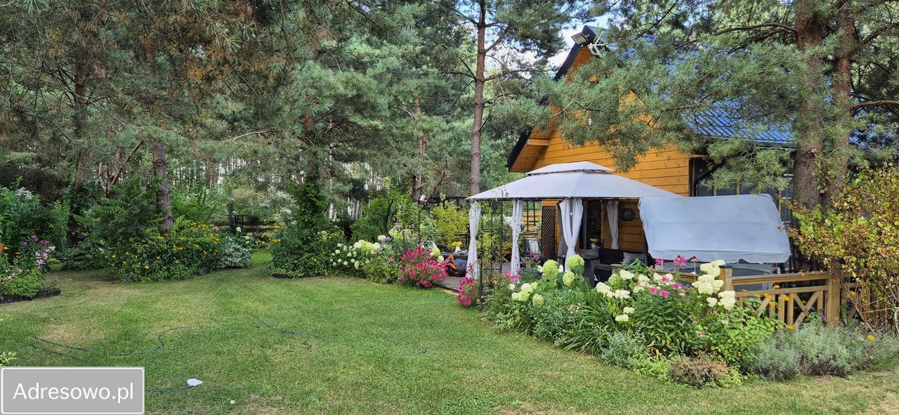 dom wolnostojący, 1 pokój Lutom. Zdjęcie 19