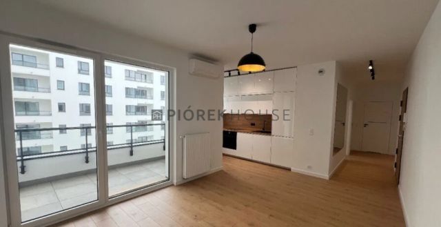 Mieszkanie 3-pokojowe Warszawa Włochy, ul. Równoległa. Zdjęcie 1