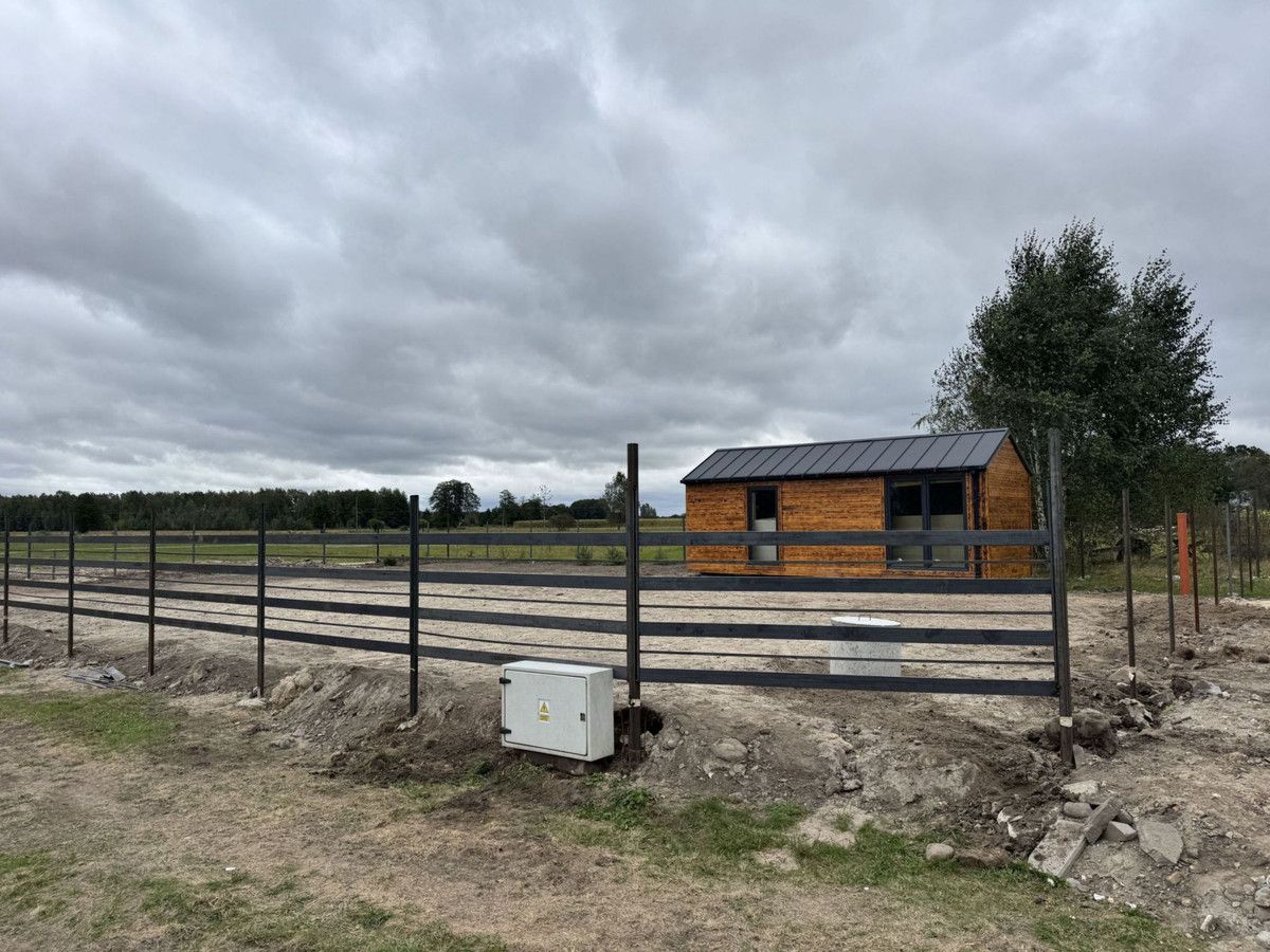 dom wolnostojący, 1 pokój Błotki. Zdjęcie 3