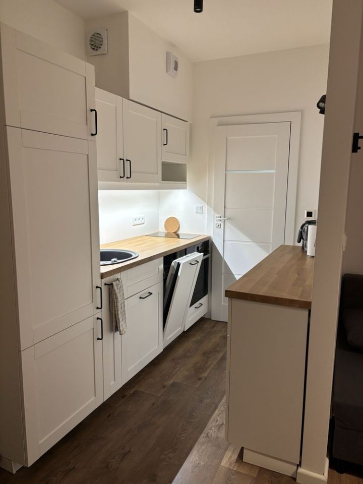 Mieszkanie 1-pokojowe Katowice Ligota, ul. Biskupa Tadeusza Szurmana. Zdjęcie 3