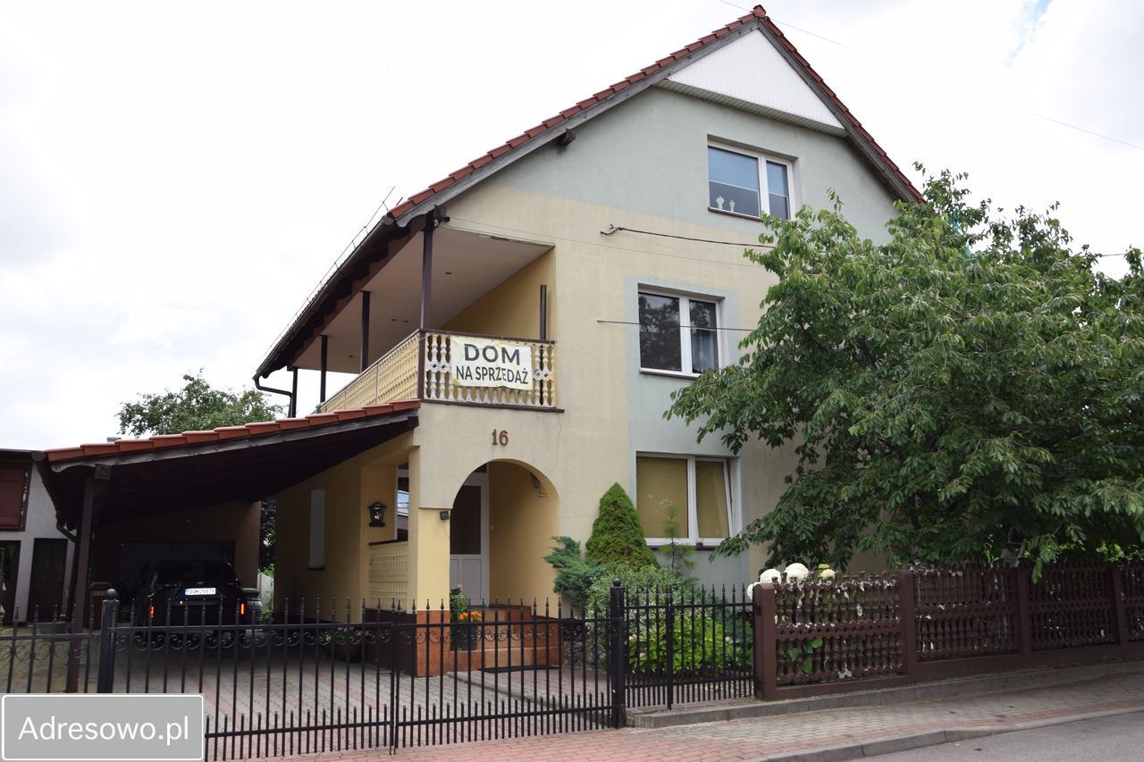 dom wolnostojący, 7 pokoi Biskupiec, ul. Szewska. Zdjęcie 2