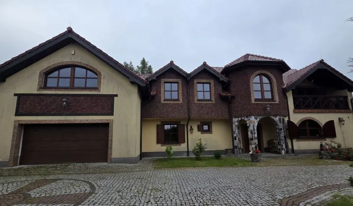 dom wolnostojący, 8 pokoi Rekowo Górne