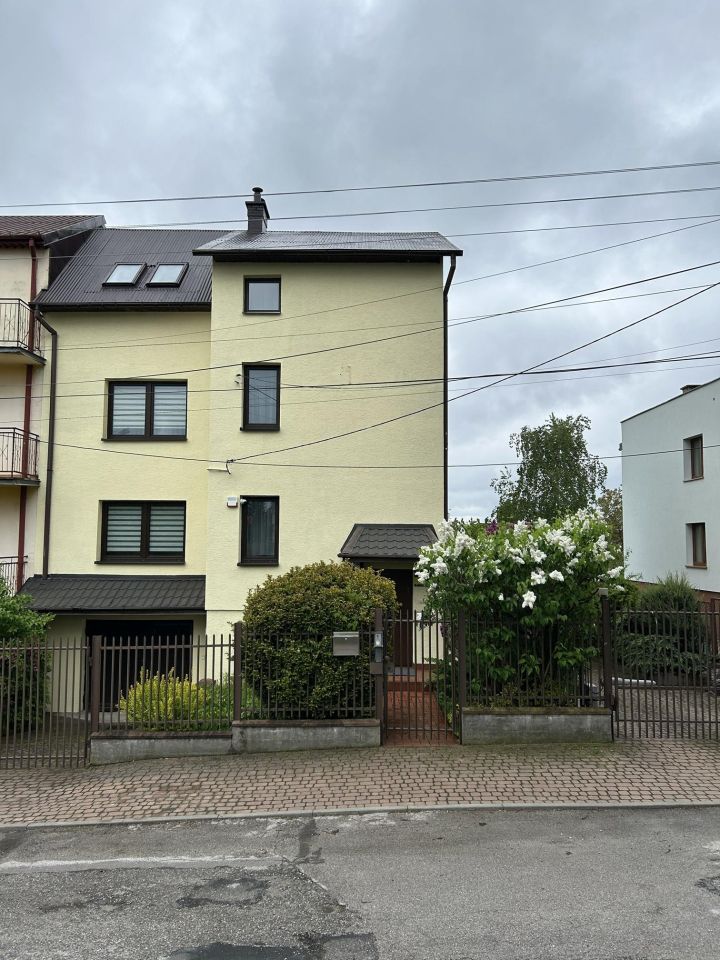 bliźniak, 8 pokoi Kielce Czarnów, ul. Hilarego Mali. Zdjęcie 1