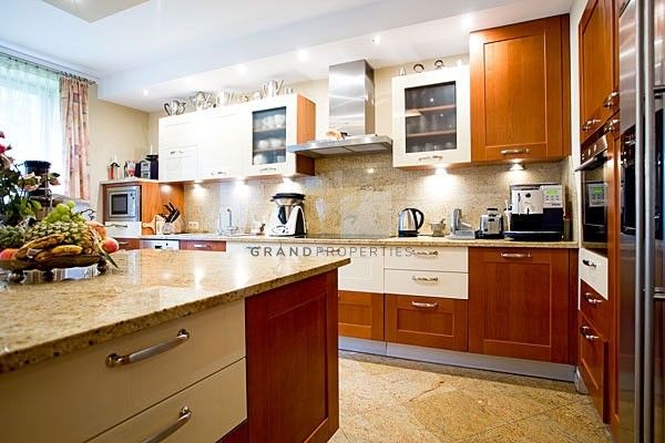 dom wolnostojący, 7 pokoi Konstancin-Jeziorna. Zdjęcie 12