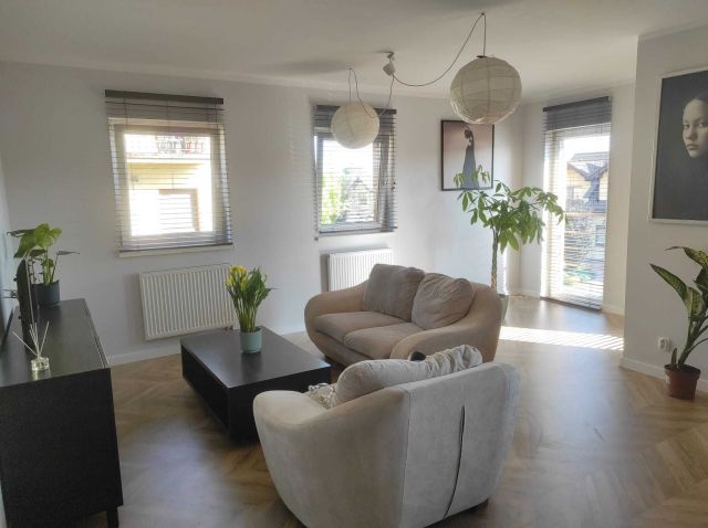 Mieszkanie 3-pokojowe Rybnik Paruszowiec, ul. Ptasia. Zdjęcie 1