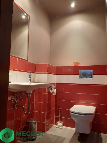 dom wolnostojący, 5 pokoi Pęcice Małe. Zdjęcie 10