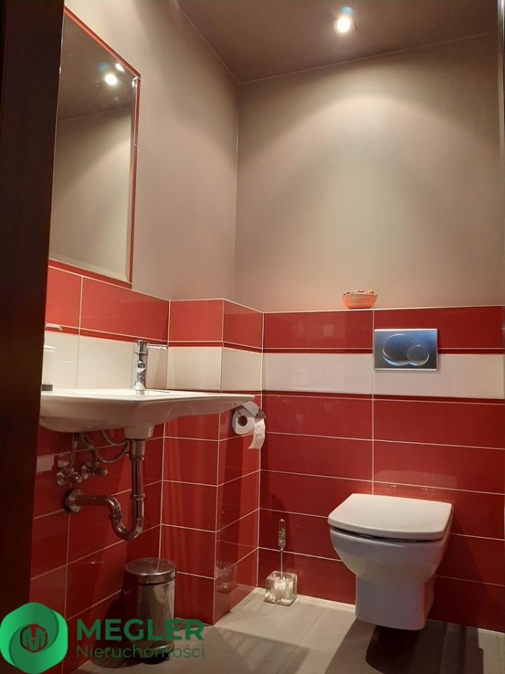 dom wolnostojący, 5 pokoi Pęcice Małe. Zdjęcie 10
