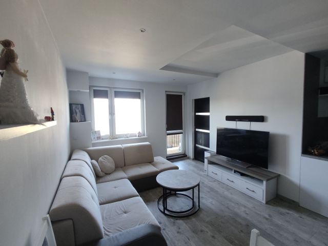 Mieszkanie 3-pokojowe Tarnowskie Góry, ul. Bałkańska. Zdjęcie 1