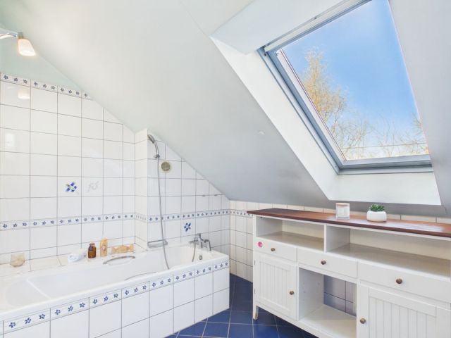 dom wolnostojący, 7 pokoi Pęcice Małe. Zdjęcie 13