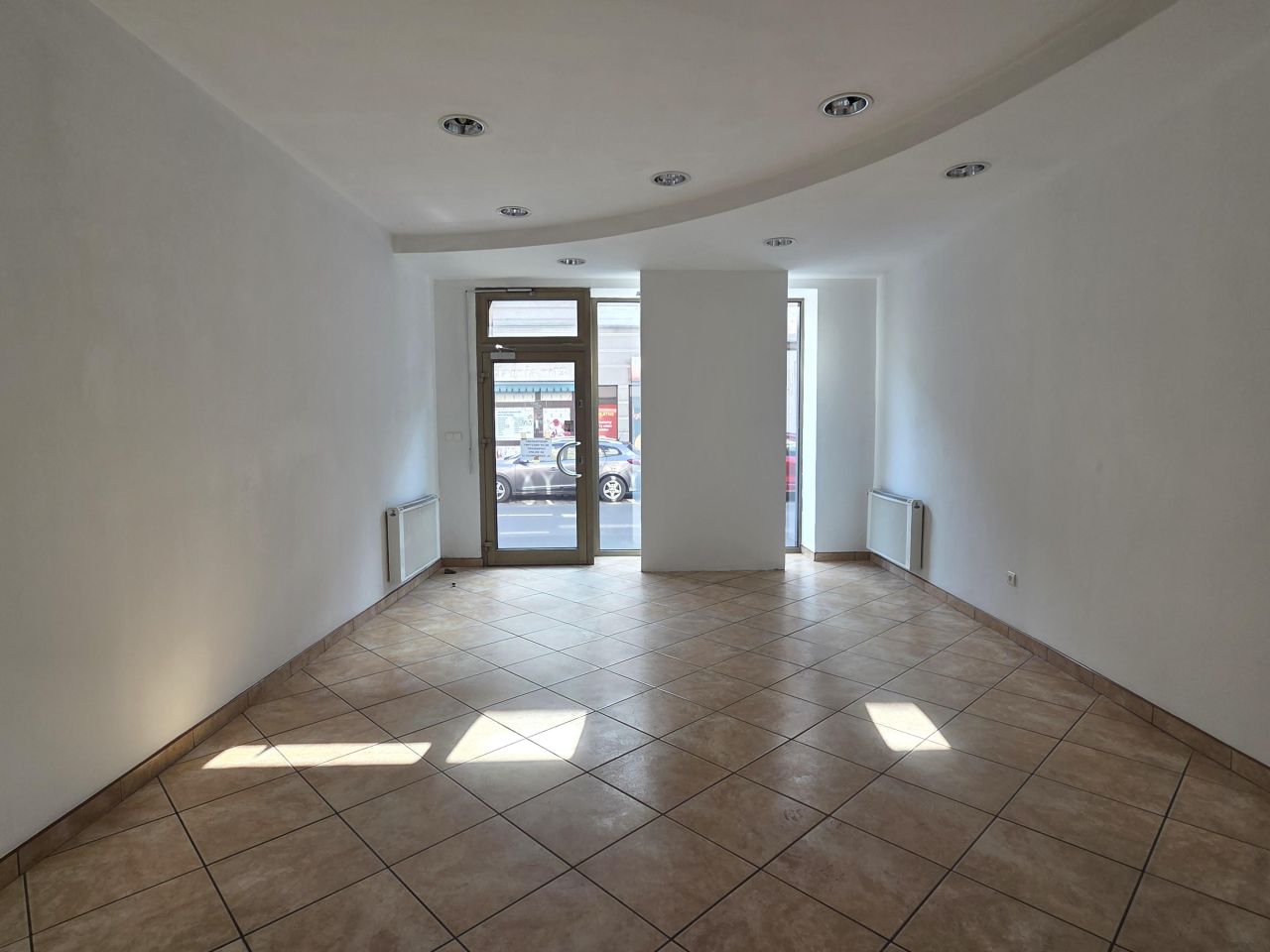 Lokal Września Centrum, ul. Warszawska. Zdjęcie 3