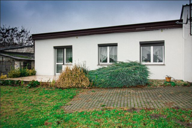 dom wolnostojący, 2 pokoje Gieski. Zdjęcie 1