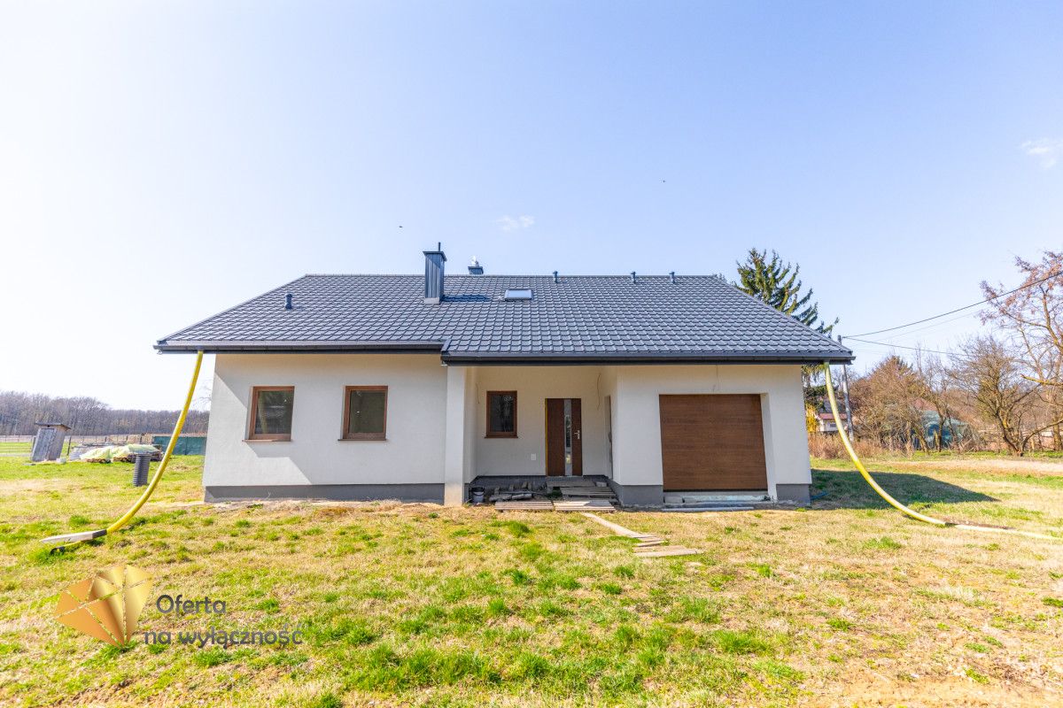 dom wolnostojący, 5 pokoi Motycz. Zdjęcie 3