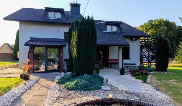 dom wolnostojący, 7 pokoi Bielsko-Biała Hałcnów, ul. Pisarska