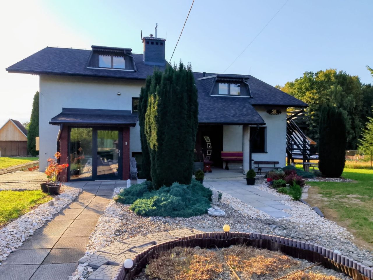 dom wolnostojący, 7 pokoi Bielsko-Biała Hałcnów, ul. Pisarska. Zdjęcie 1