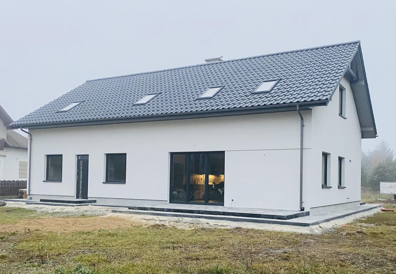 Mieszkanie 4-pokojowe Dąbrowa Rzeczycka. Zdjęcie 3