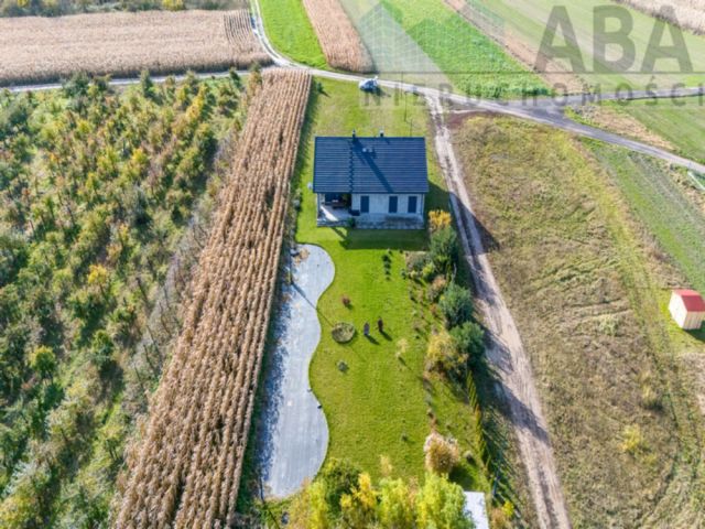 dom wolnostojący, 4 pokoje Oleśnica. Zdjęcie 2