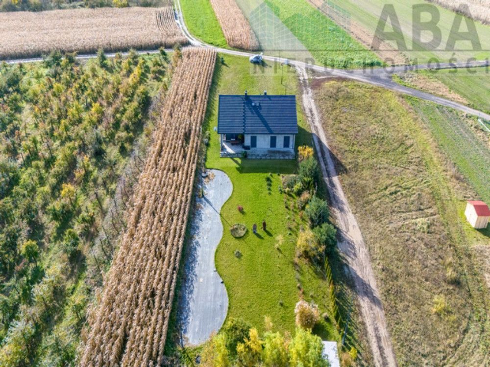 dom wolnostojący, 4 pokoje Oleśnica. Zdjęcie 2