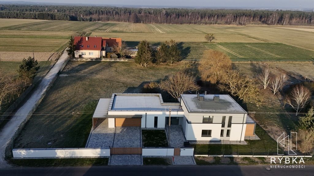 dom wolnostojący, 4 pokoje Komorze. Zdjęcie 1