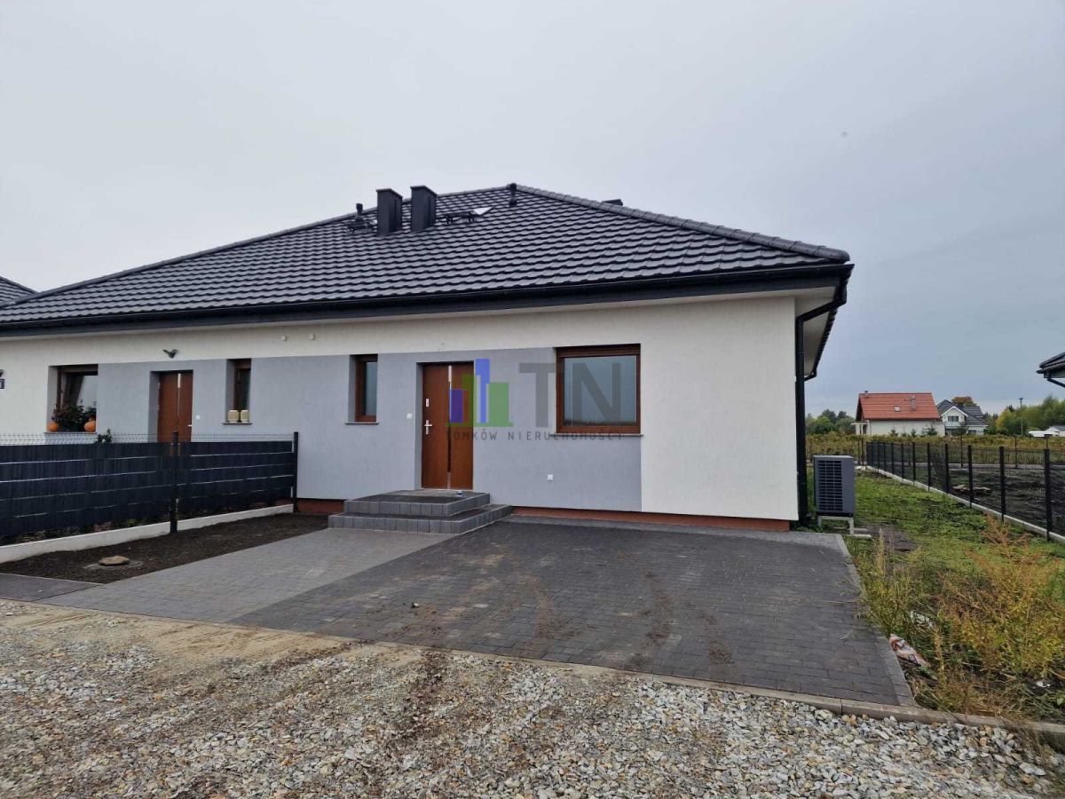 bliźniak, 4 pokoje Dobrzykowice. Zdjęcie 1