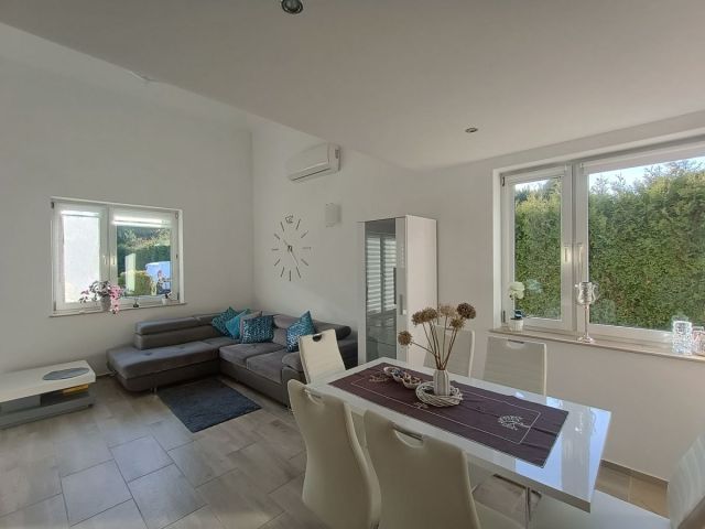 dom wolnostojący, 6 pokoi Kębliny. Zdjęcie 7