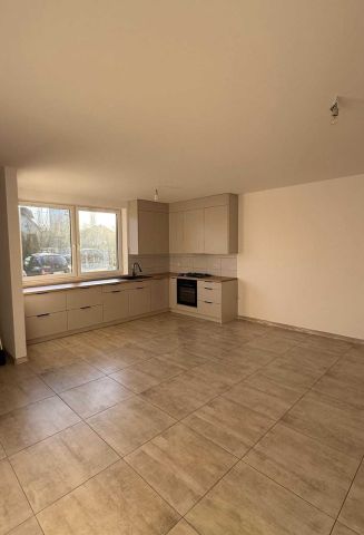 Mieszkanie 3-pokojowe Ostrzeszów, ul. gen. Władysława Sikorskiego. Zdjęcie 1