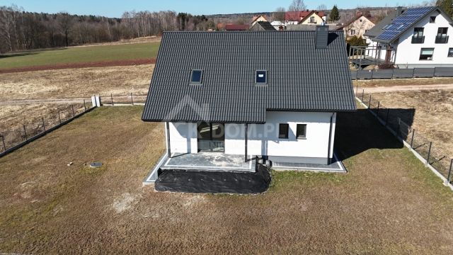 dom wolnostojący, 5 pokoi Bobrza. Zdjęcie 12