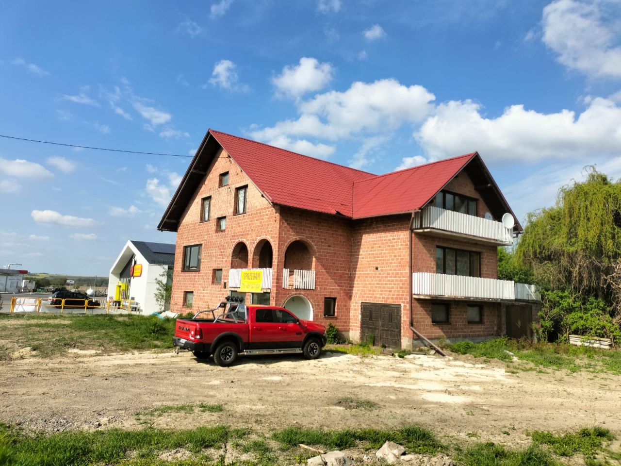 dom wolnostojący, 15 pokoi Dobiesławice