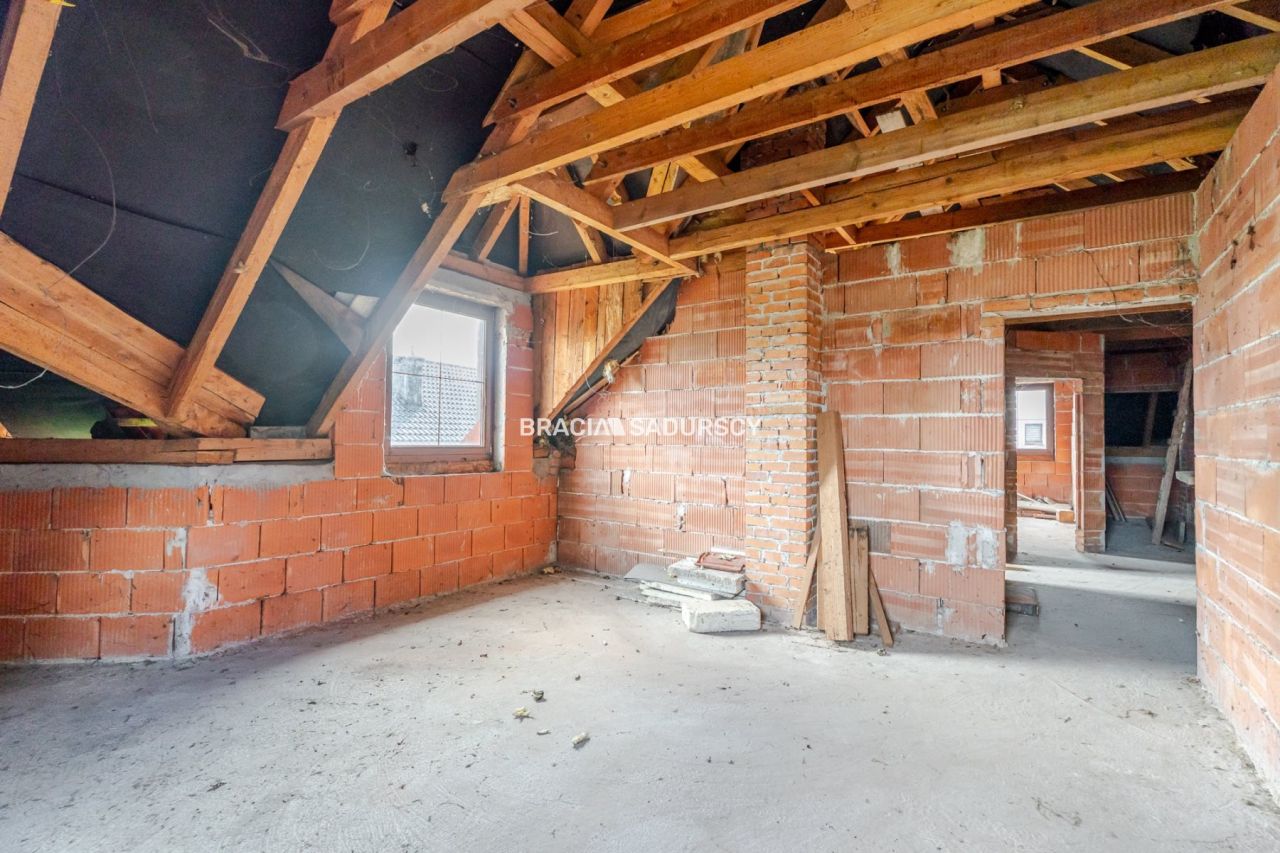 dom wolnostojący, 7 pokoi Śledziejowice. Zdjęcie 18