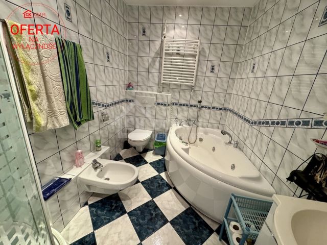 dom szeregowy, 8 pokoi Kielce. Zdjęcie 9