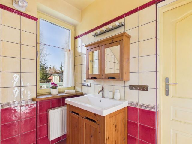 dom wolnostojący, 7 pokoi Pęcice Małe. Zdjęcie 18