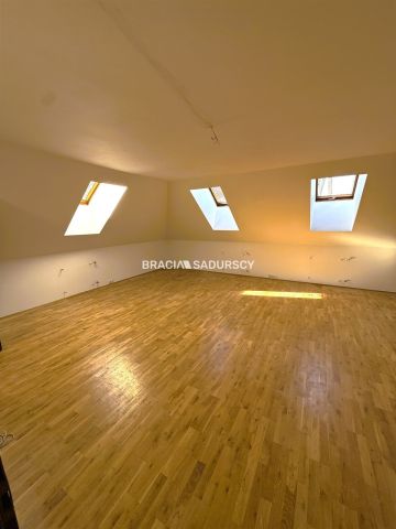 dom wolnostojący, 7 pokoi Kraków Dębniki, ul. Sławomira Odrzywolskiego. Zdjęcie 13