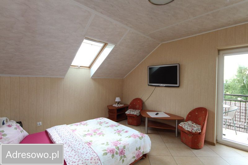 dom wolnostojący Łeba, ul. Bolesława Chrobrego. Zdjęcie 2