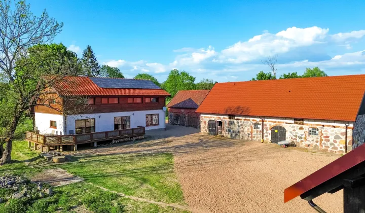 gospodarstwo, 9 pokoi Golubie Wężewskie