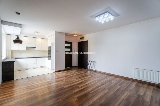 Mieszkanie 4-pokojowe Skawina, ul. Mikołaja Kopernika. Zdjęcie 2