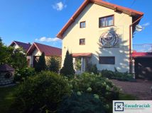 dom wolnostojący, 7 pokoi Besko