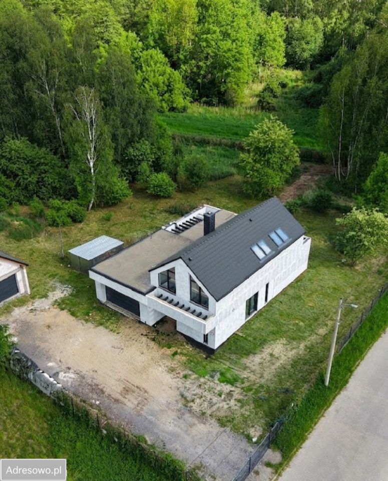 dom wolnostojący, 5 pokoi Ostrowiec Świętokrzyski, ul. Tomaszów. Zdjęcie 2