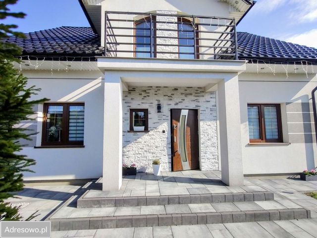 dom wolnostojący, 5 pokoi Ćmiłów, ul. Kościelna. Zdjęcie 1