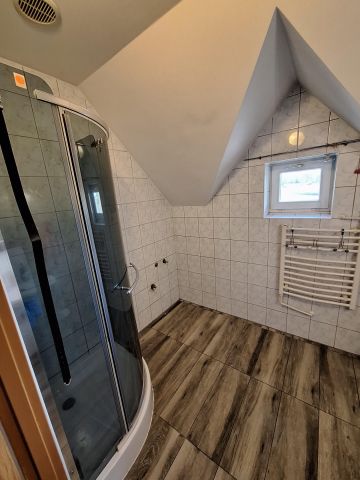 bliźniak, 4 pokoje Chlewiska. Zdjęcie 13