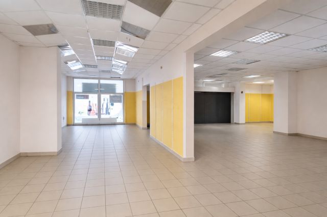 Lokal Wrocław Sępolno, ul. Cypriana Godebskiego. Zdjęcie 3