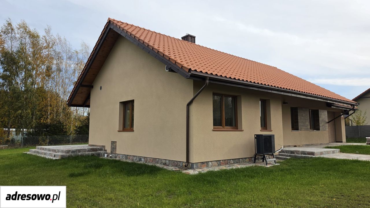 dom wolnostojący, 4 pokoje Butryny. Zdjęcie 2