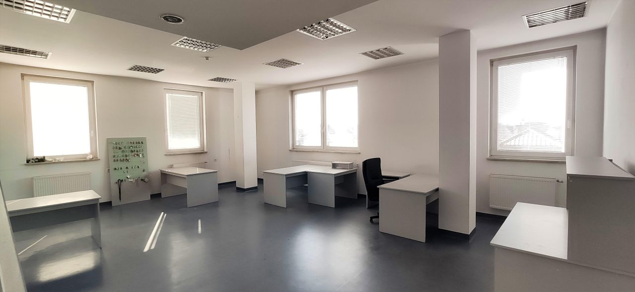 Biuro Warszawa Włochy, ul. Trzcinowa. Zdjęcie 11