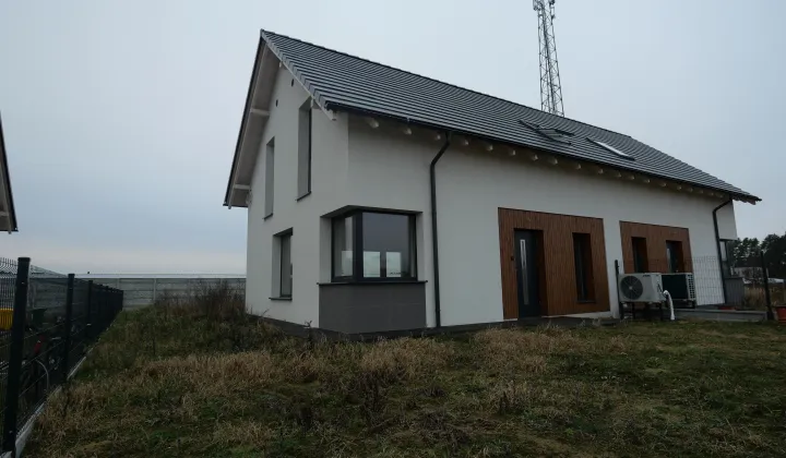 bliźniak, 4 pokoje Kiełpino, Przyjazna