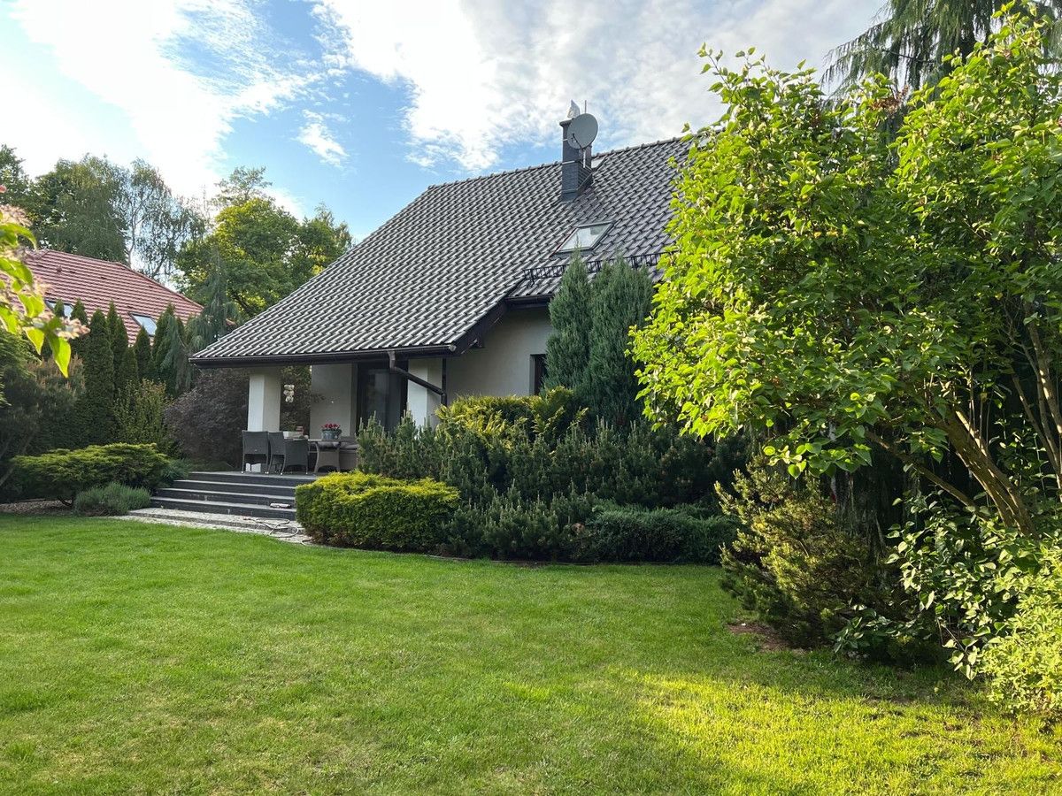 dom wolnostojący, 6 pokoi Legnica, ul. Lucjana Ziarnika. Zdjęcie 5