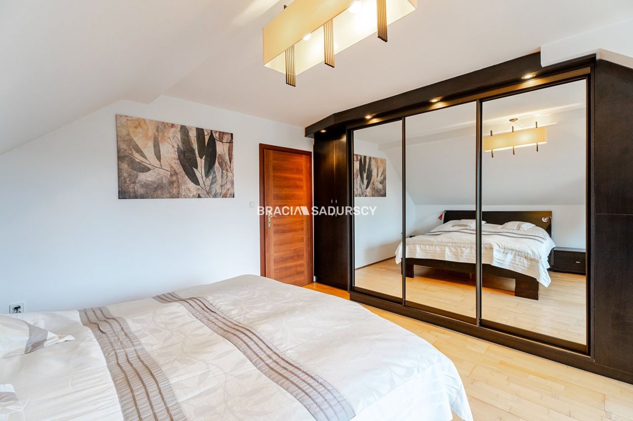 dom wolnostojący, 5 pokoi Marcyporęba, ul. św. Marcina. Zdjęcie 19