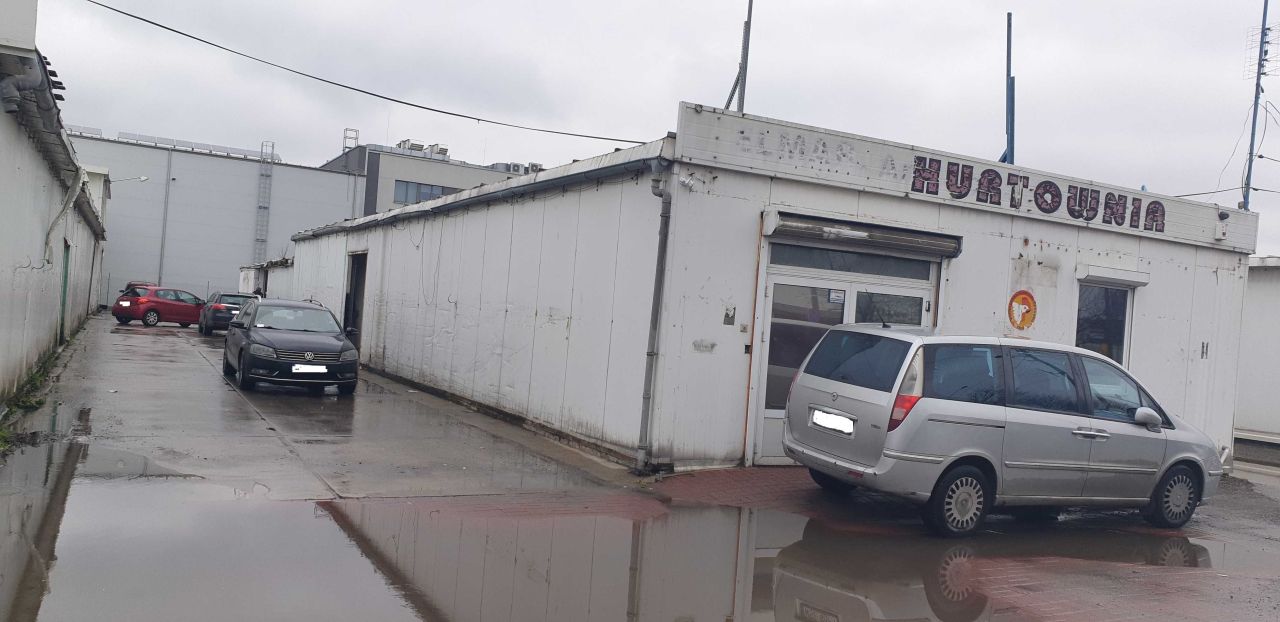 Hala/magazyn Opacz-Kolonia. Zdjęcie 3